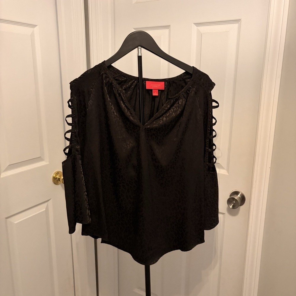 JLO Black Jacquard Animal Print Lattice Sleeve Top Medium Peasant Edgy Night Out